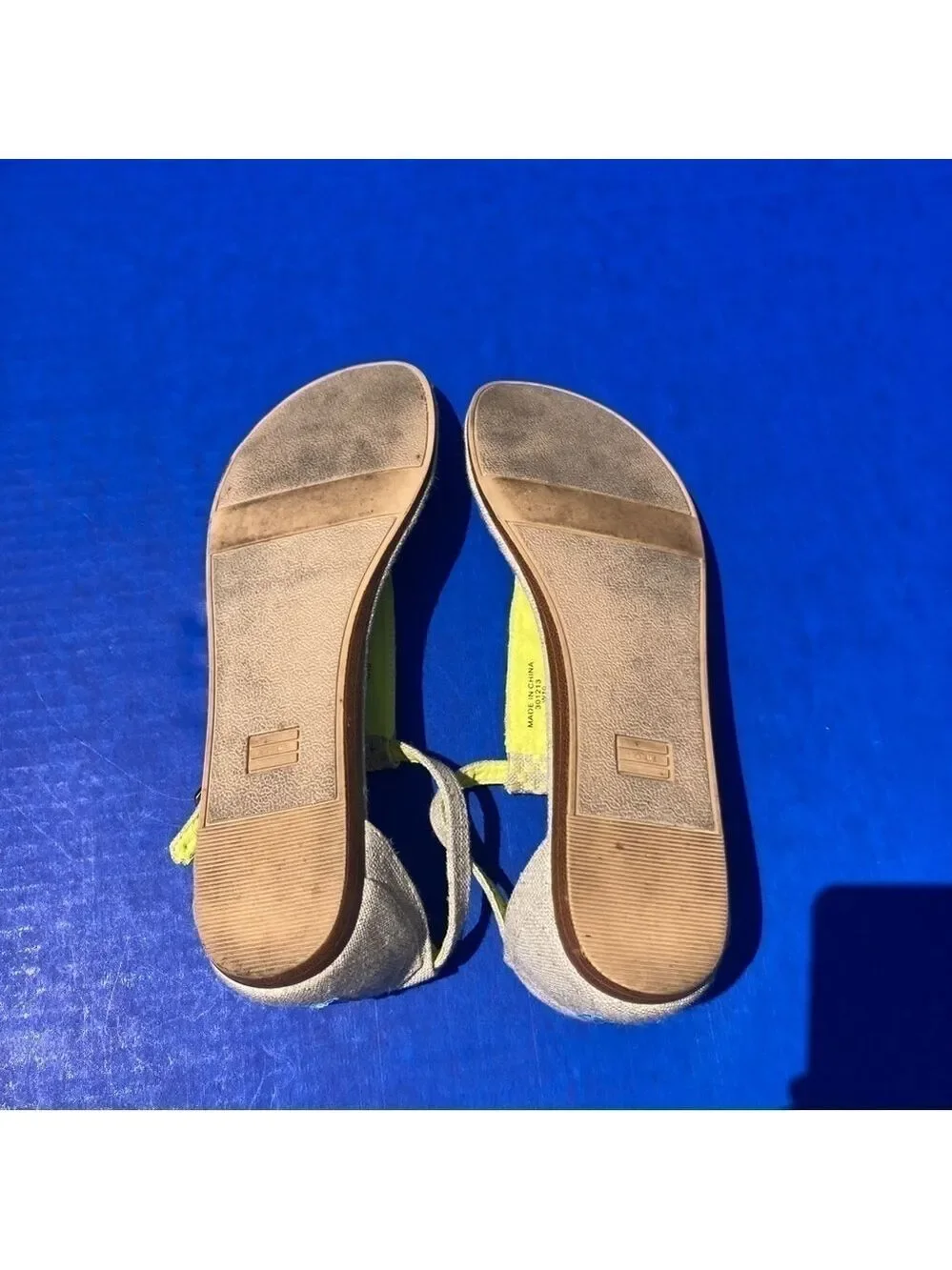 Toms yellow patterned